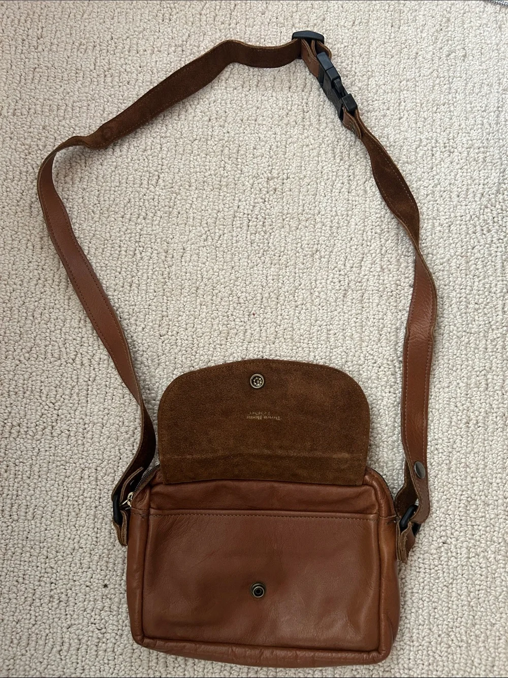 Down Home Brown Leather Pouch With Three Compartments and Adjustable Strap - Picture 5 of 8